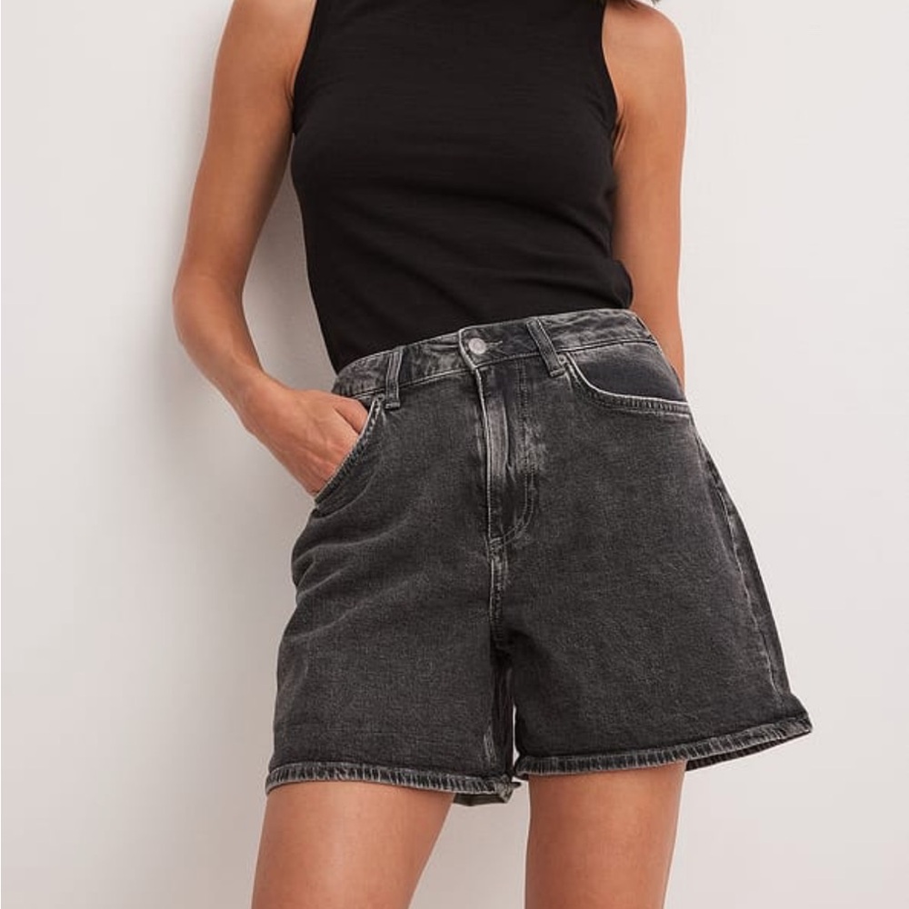 NA-KD Faded Black Denim Shorts - M